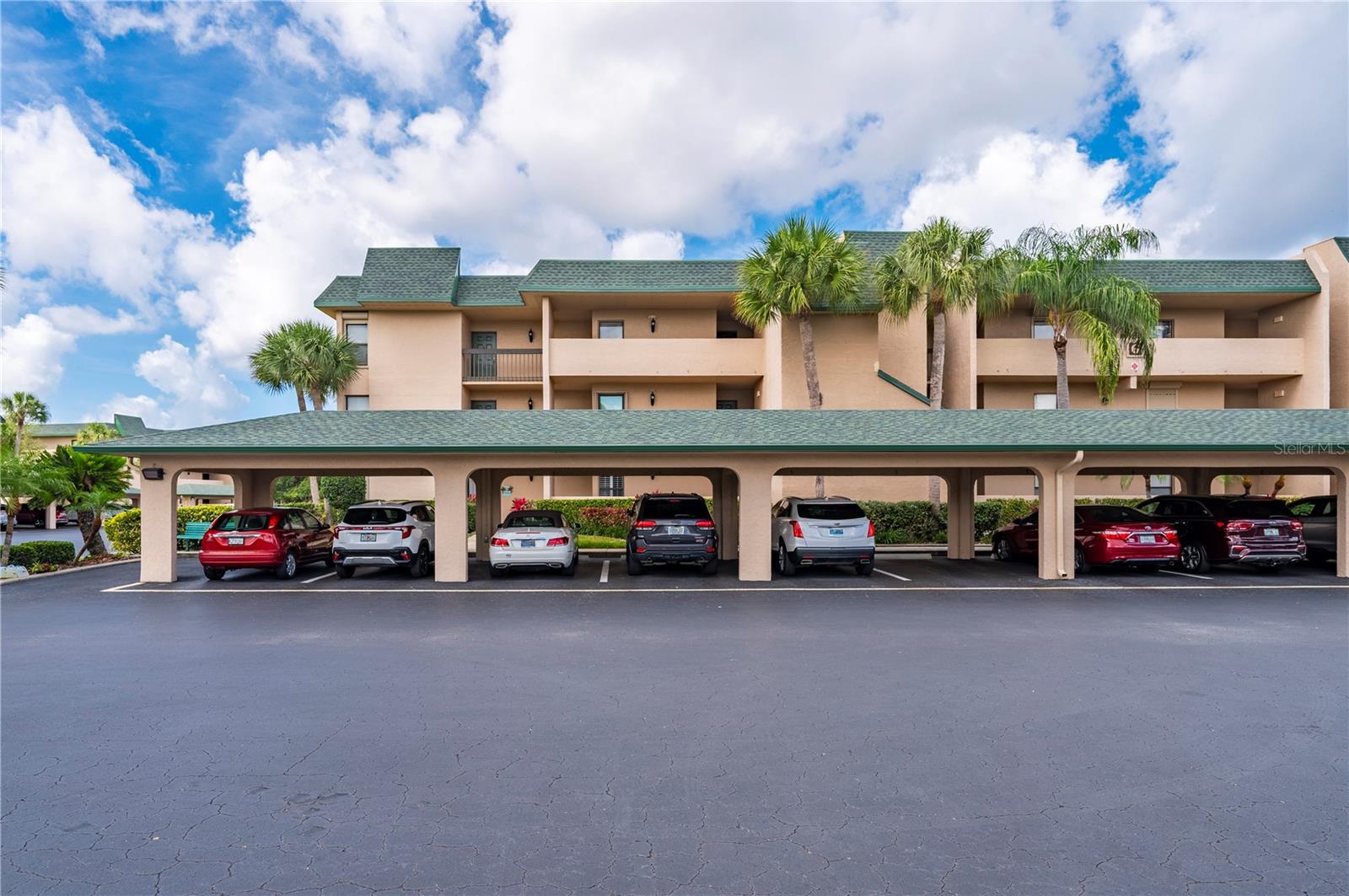 BANYAN POINT PH 03 - Residential