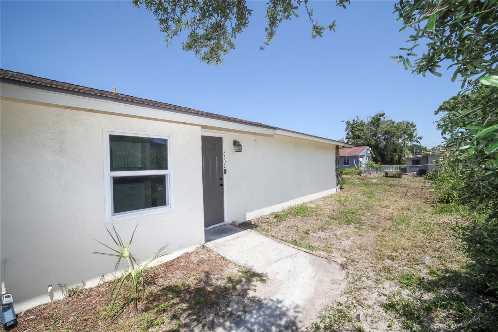 3 bed 1 bath large 1/2 duplex apartment. Tile floors, freshly painted. No Smoking. No washer & dryer. 1st month and security required to move in.