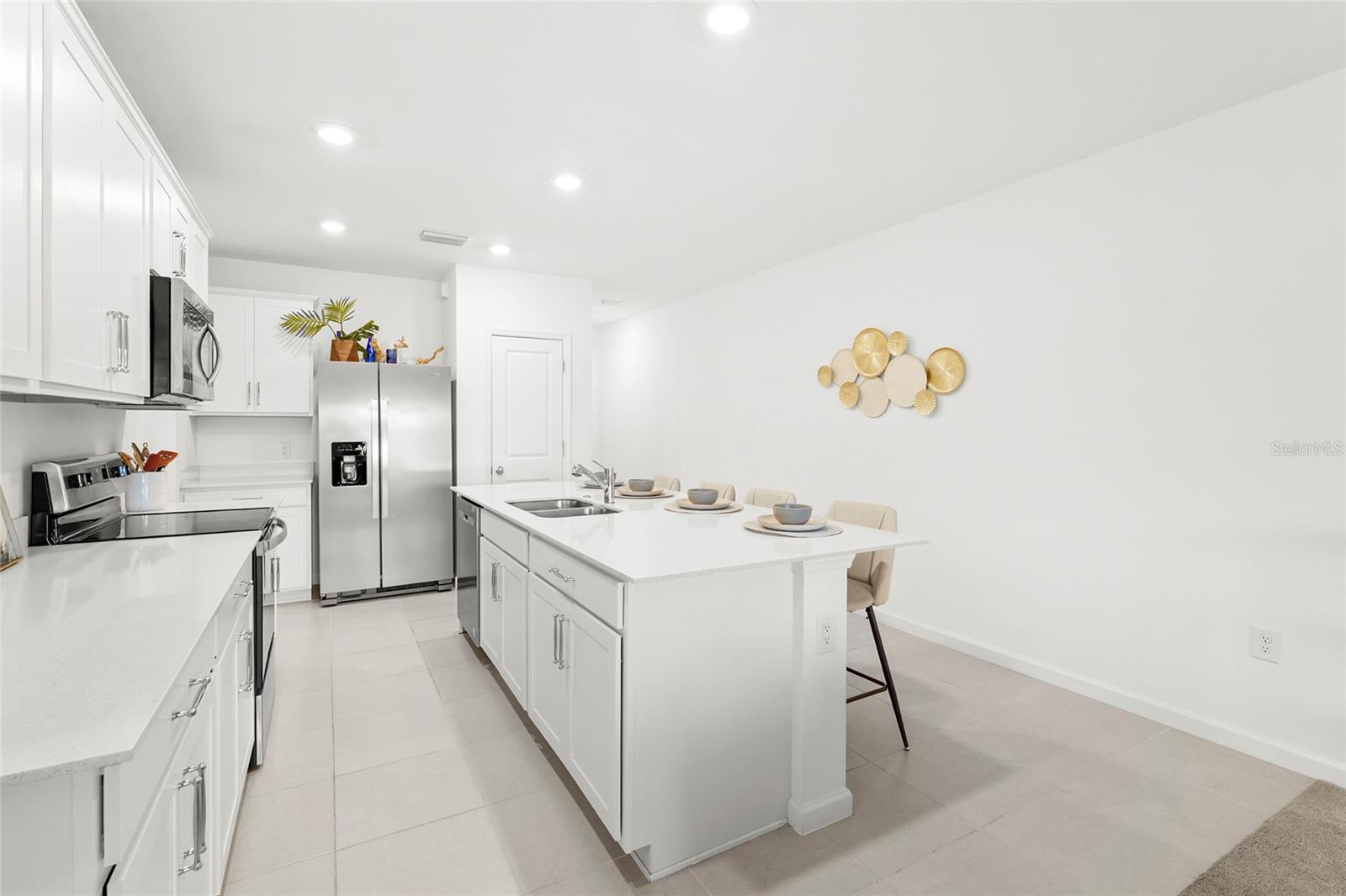 AVANTI/WATERSIDE - Residential