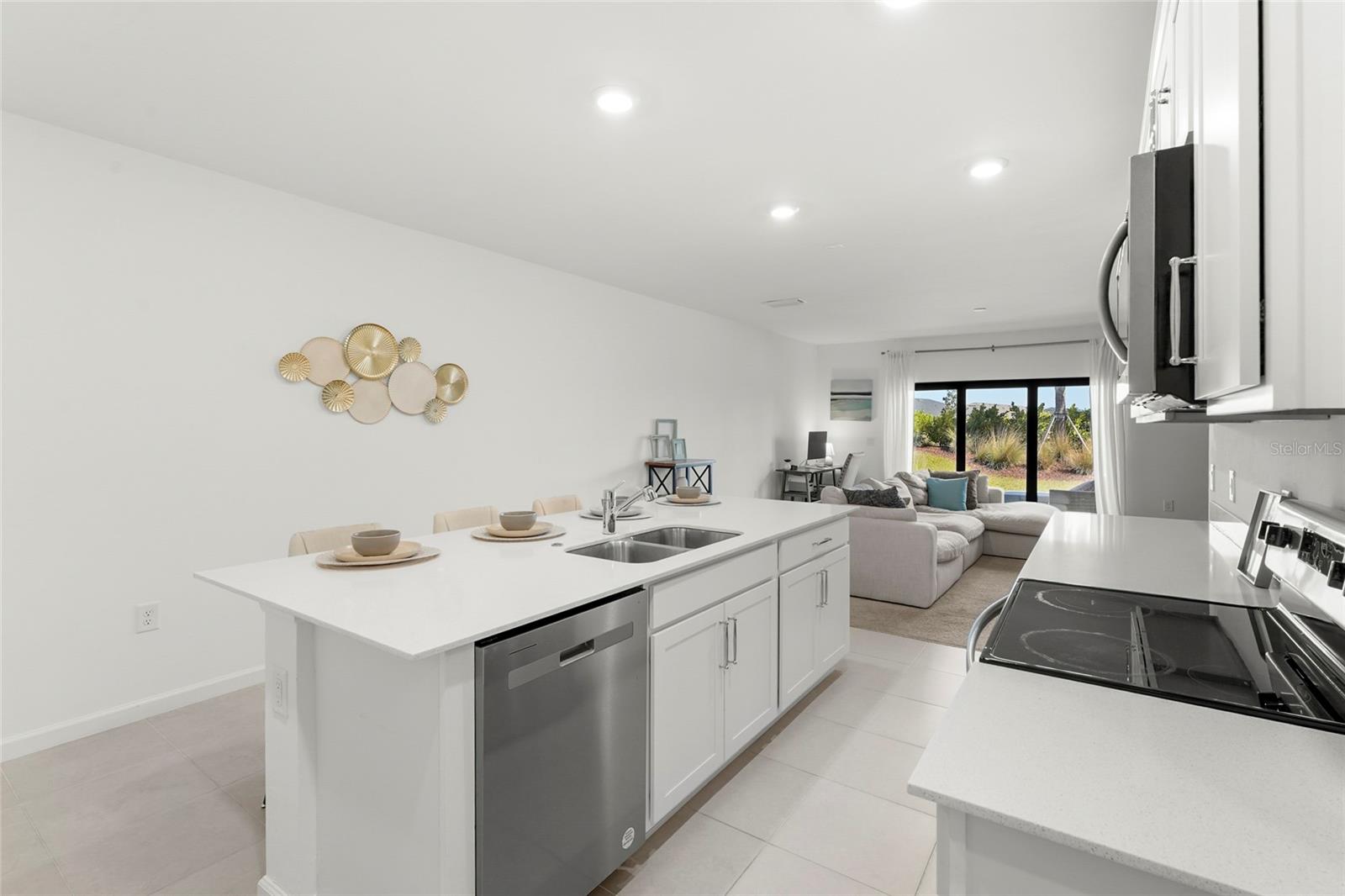 AVANTI/WATERSIDE - Residential