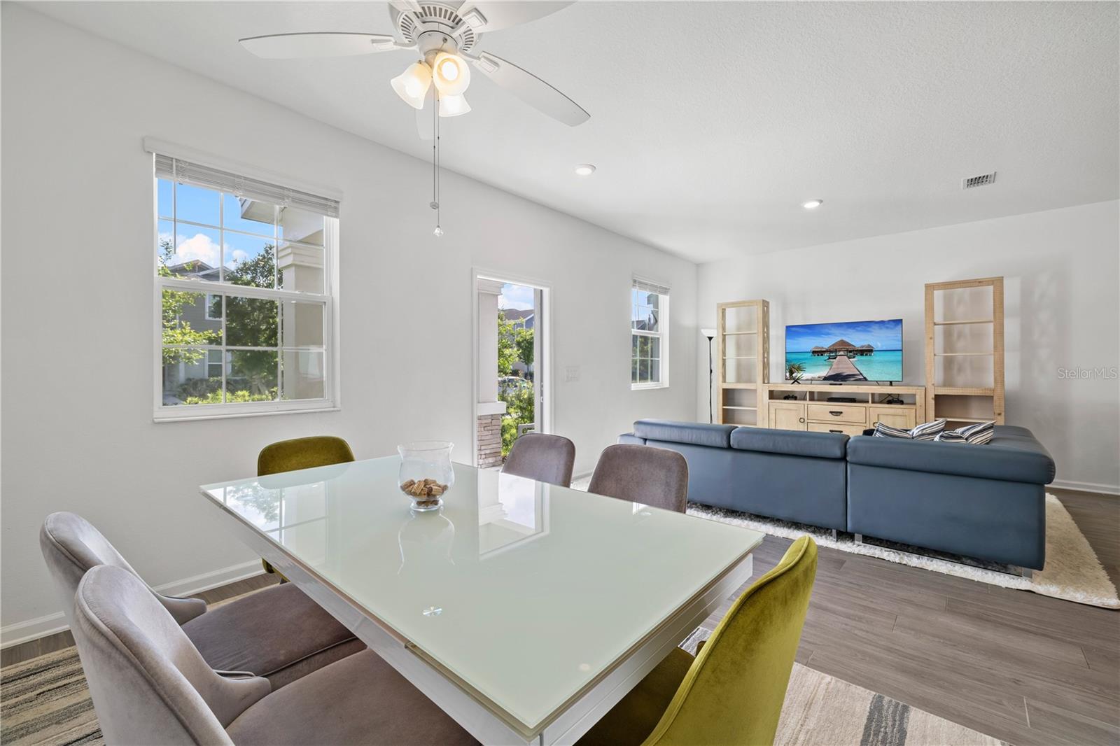 STOREY GROVE - Residential