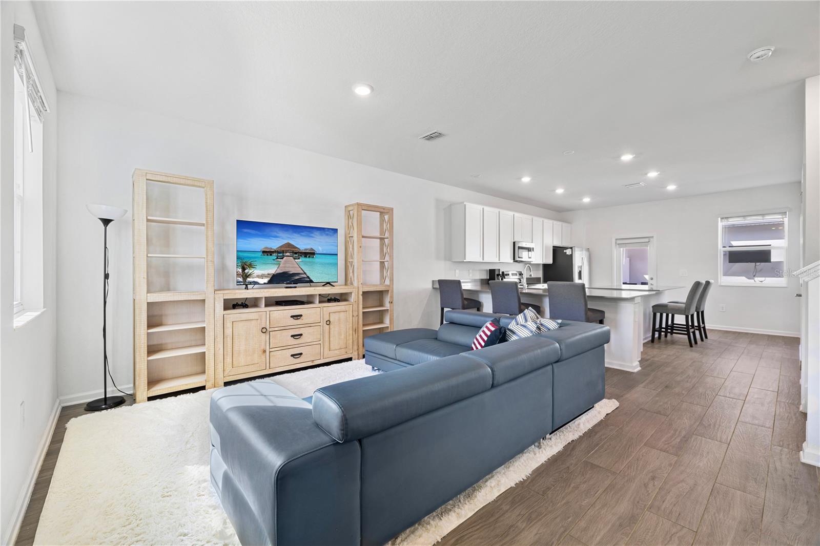 STOREY GROVE - Residential