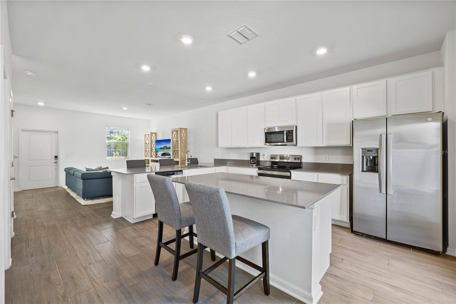 STOREY GROVE - Residential