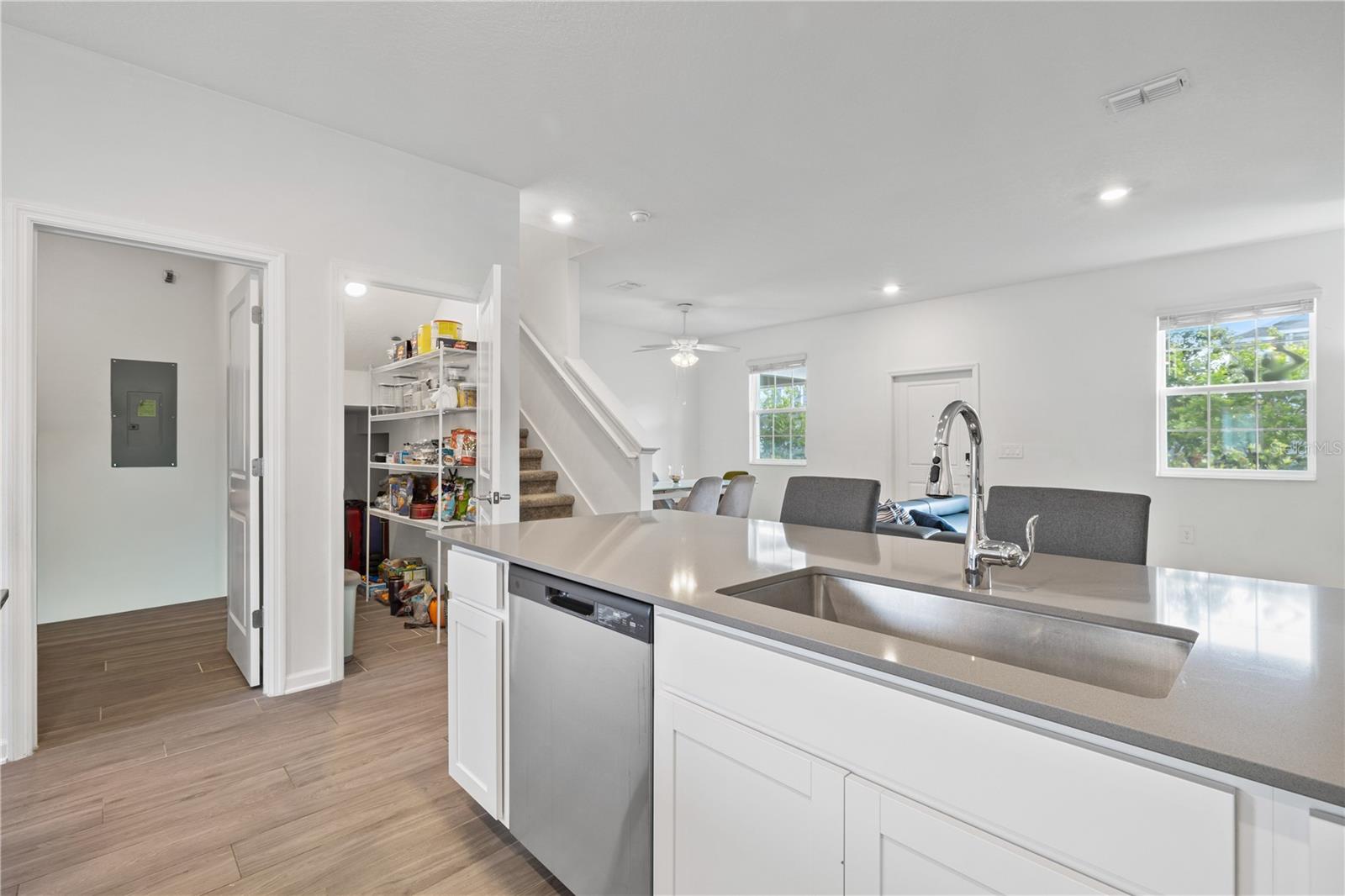 STOREY GROVE - Residential