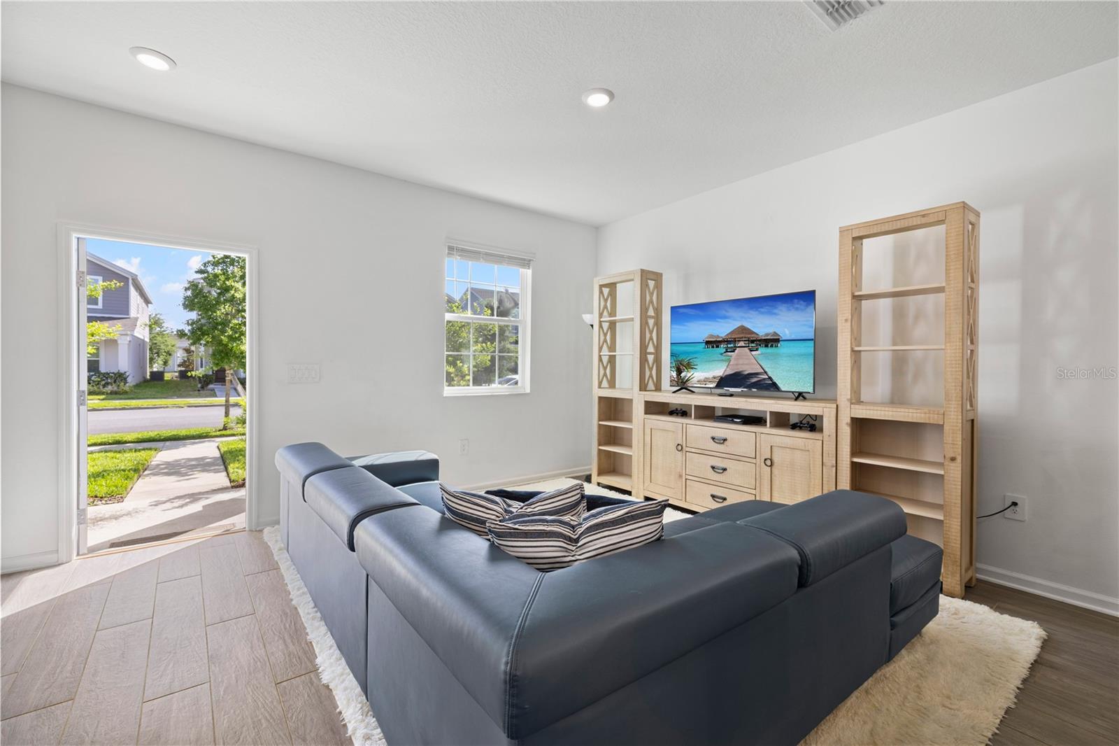 STOREY GROVE - Residential