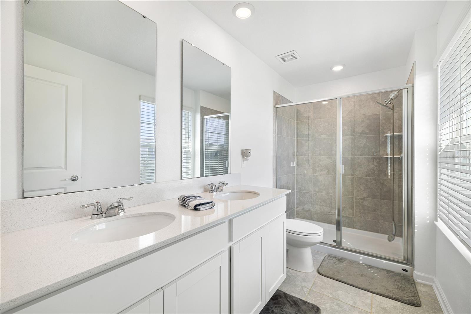 STOREY GROVE - Residential