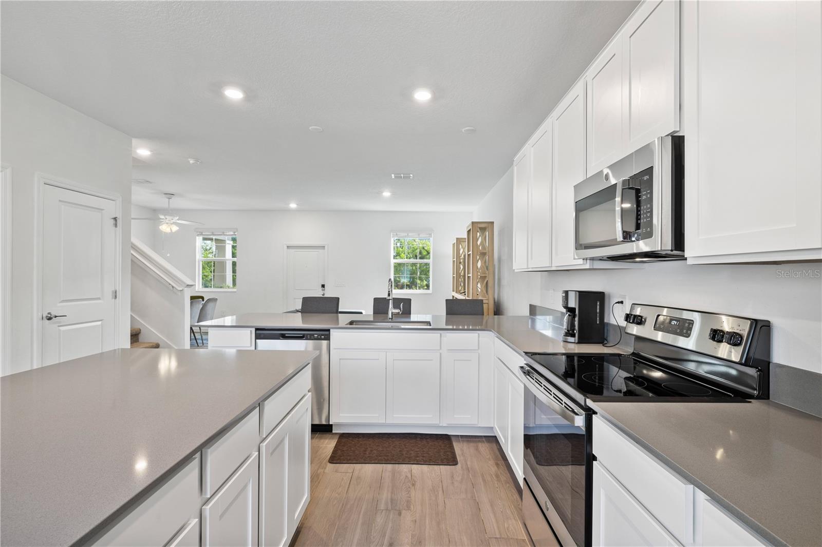 STOREY GROVE - Residential