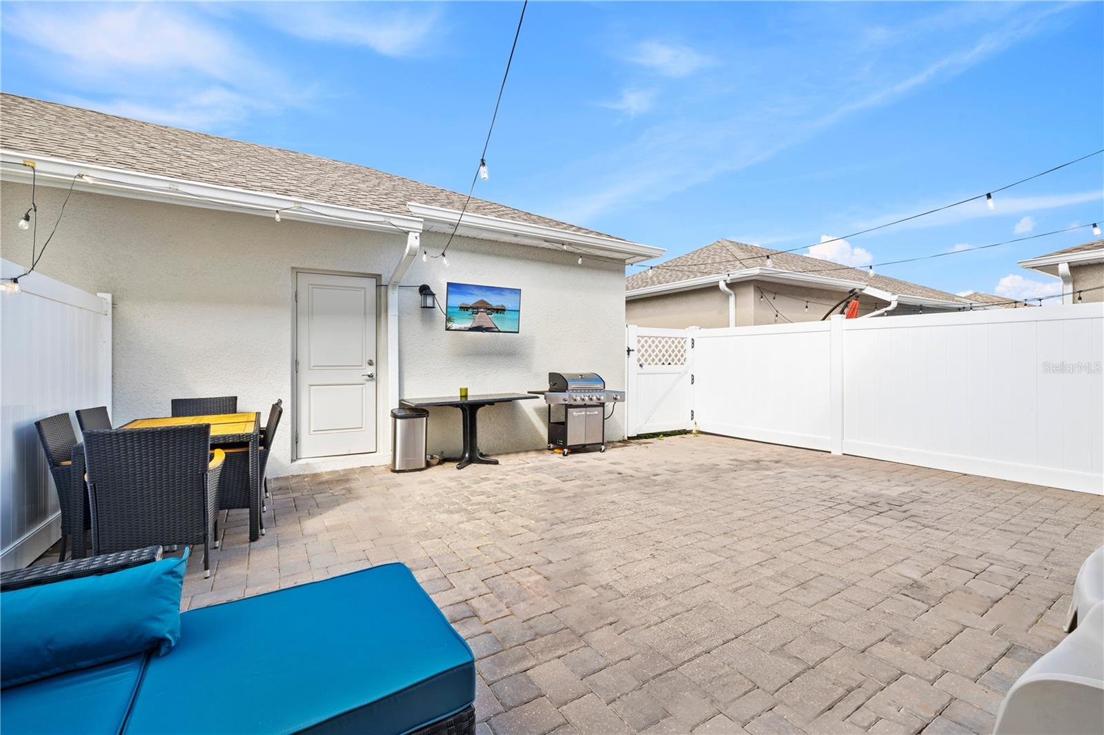 STOREY GROVE - Residential