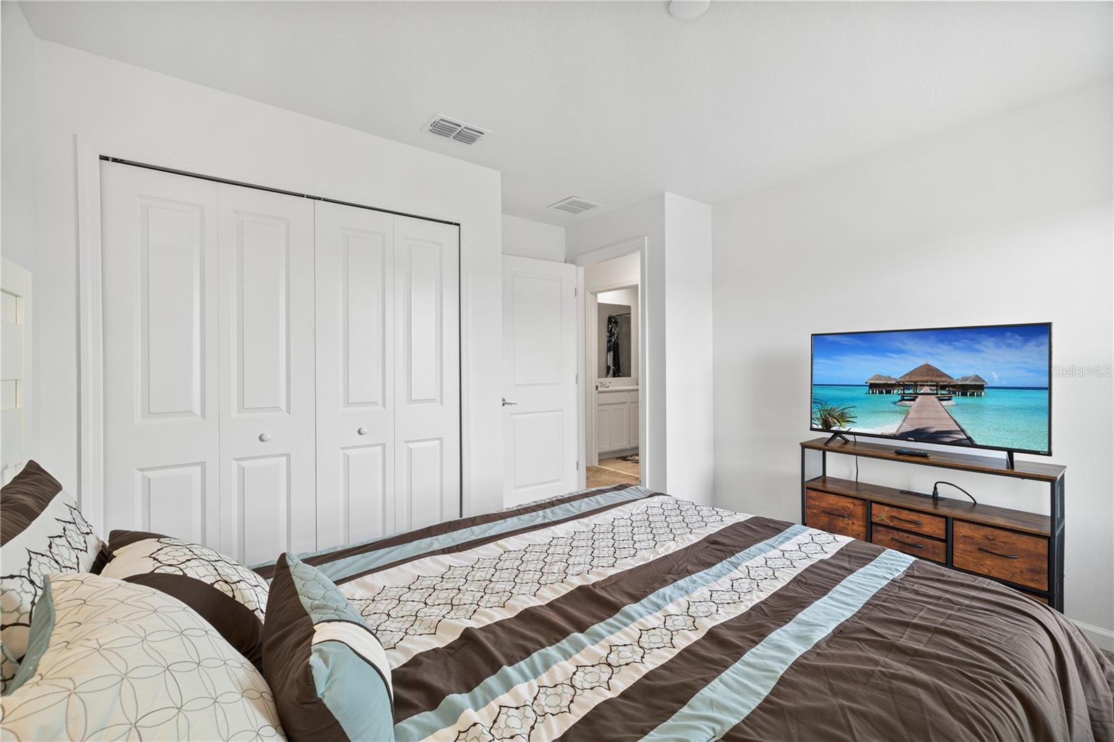 STOREY GROVE - Residential