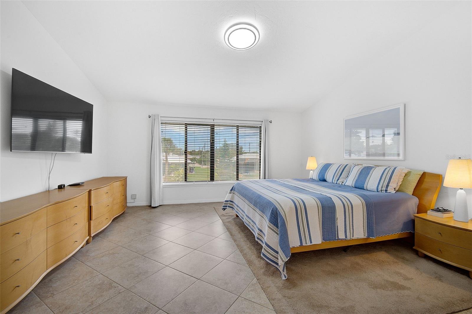SCHOONER BAY - Residential