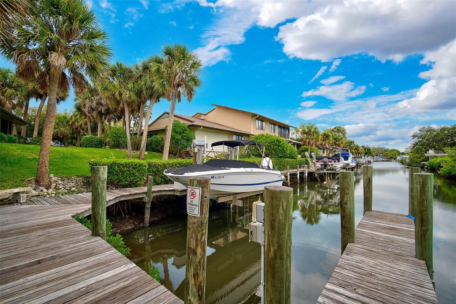SCHOONER BAY - Residential