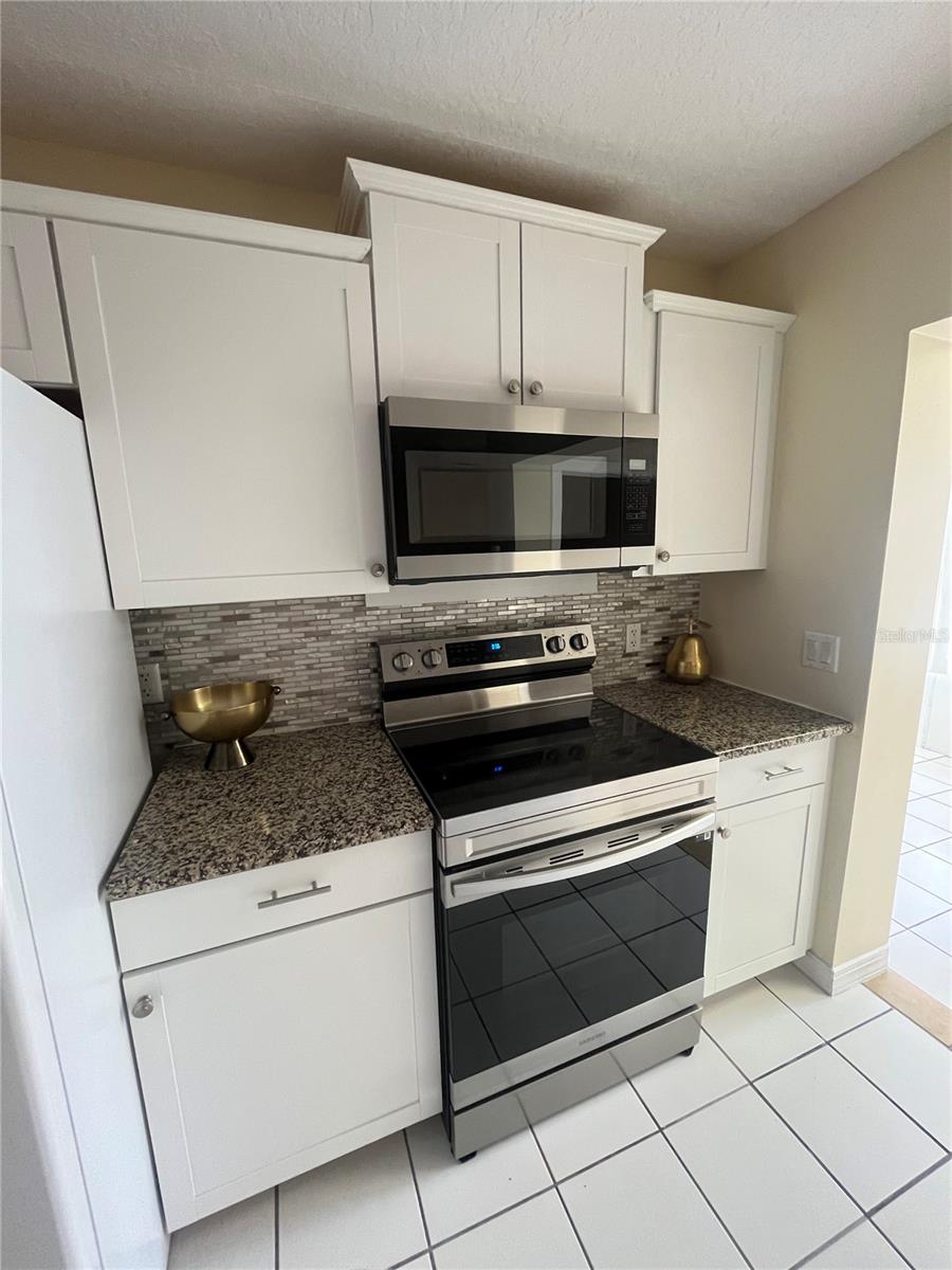 LEESBURG ROYAL OAK ESTATES - Residential