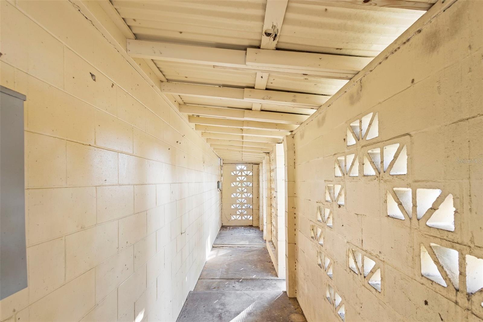 DENNISTONS ORANGE CITY DELAND FARMS - Commercial Sale