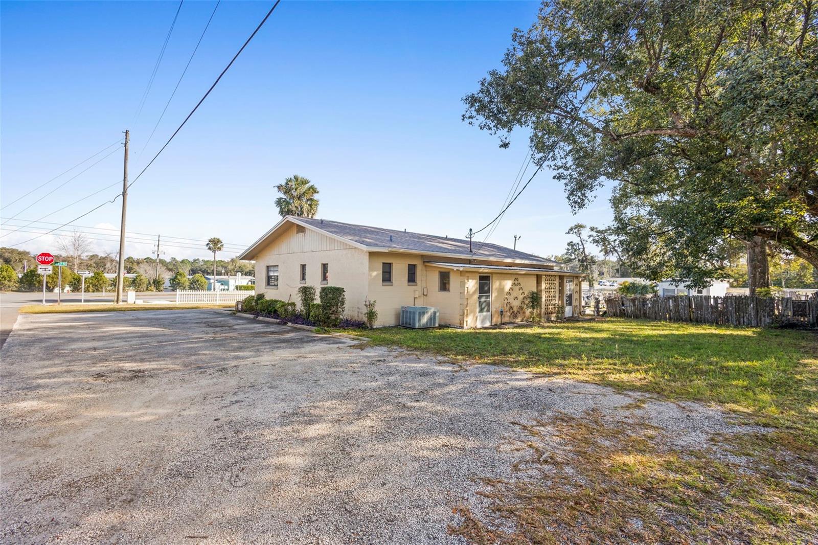 DENNISTONS ORANGE CITY DELAND FARMS - Commercial Sale