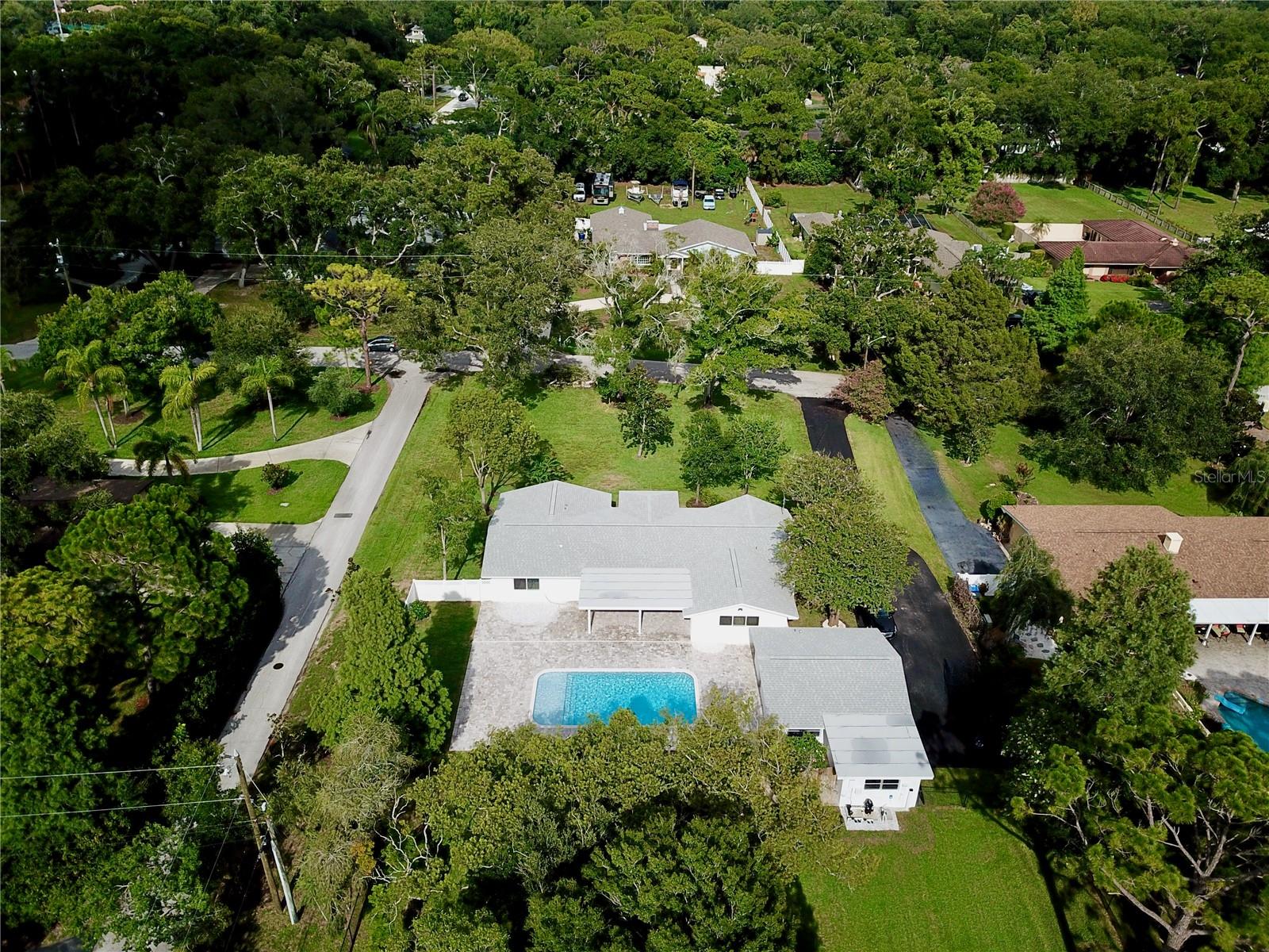 1646 ROBIN HOOD LANE