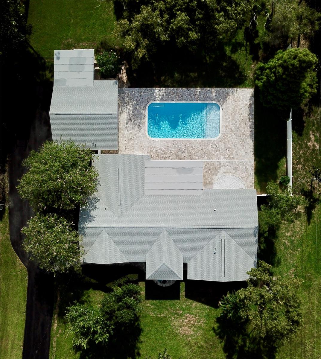 1646 ROBIN HOOD LANE