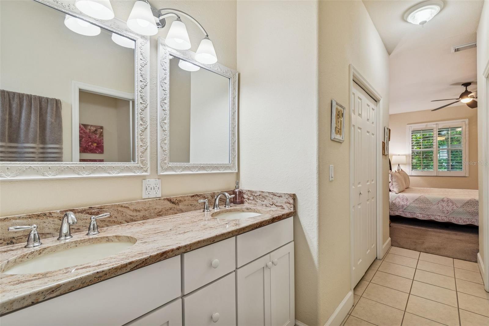 HERITAGE OAKS TWNHMS - Residential