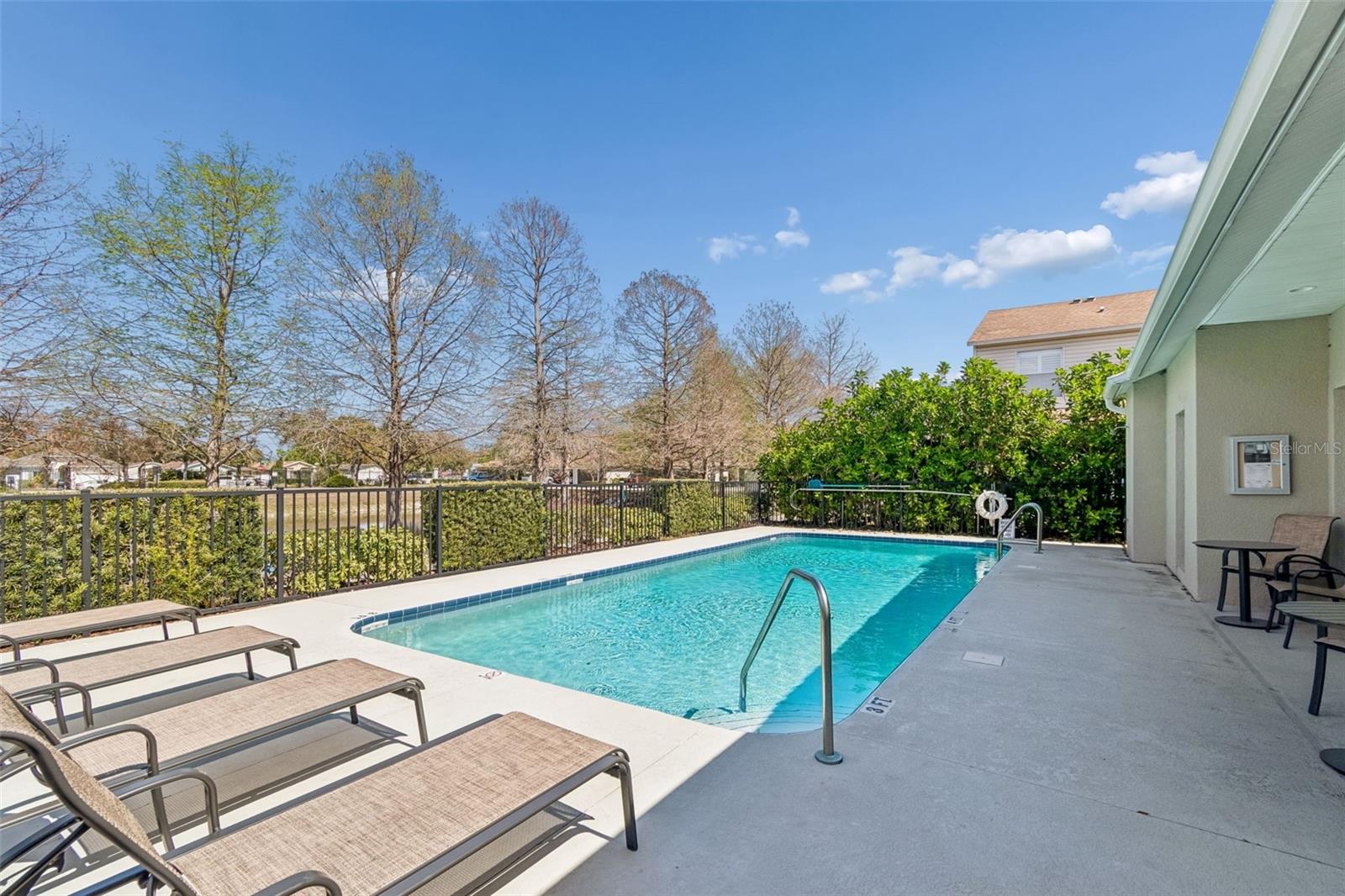 HERITAGE OAKS TWNHMS - Residential