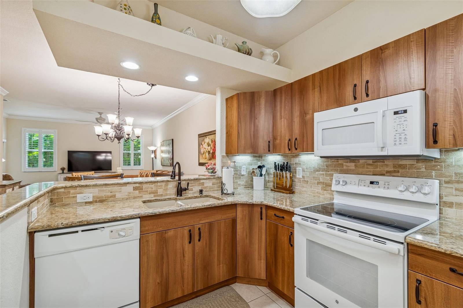 HERITAGE OAKS TWNHMS - Residential