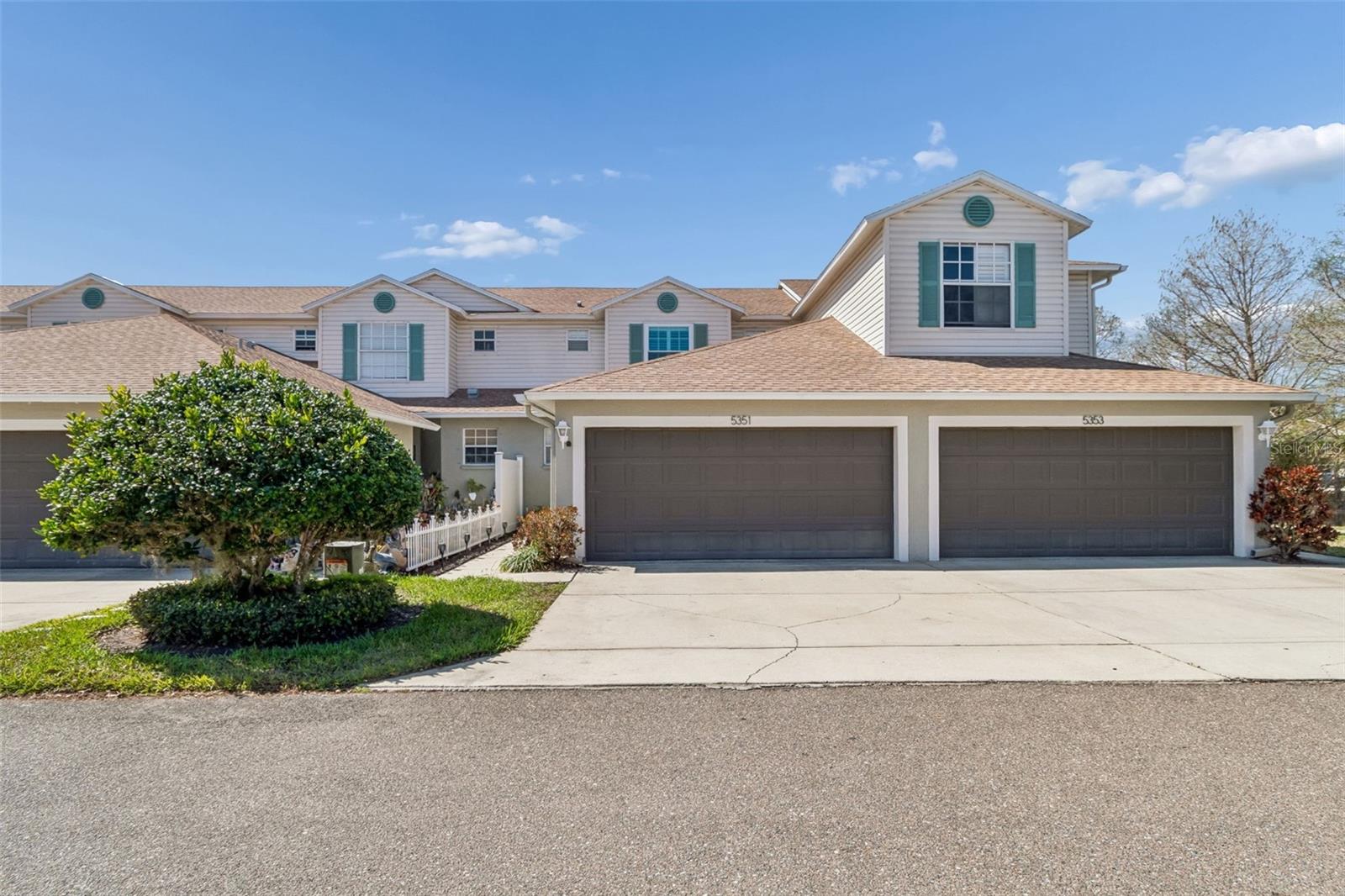 HERITAGE OAKS TWNHMS - Residential