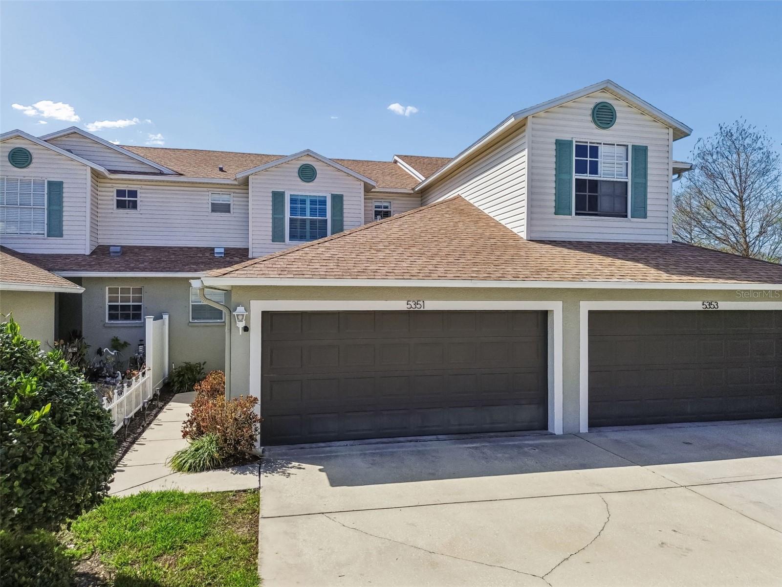 HERITAGE OAKS TWNHMS - Residential