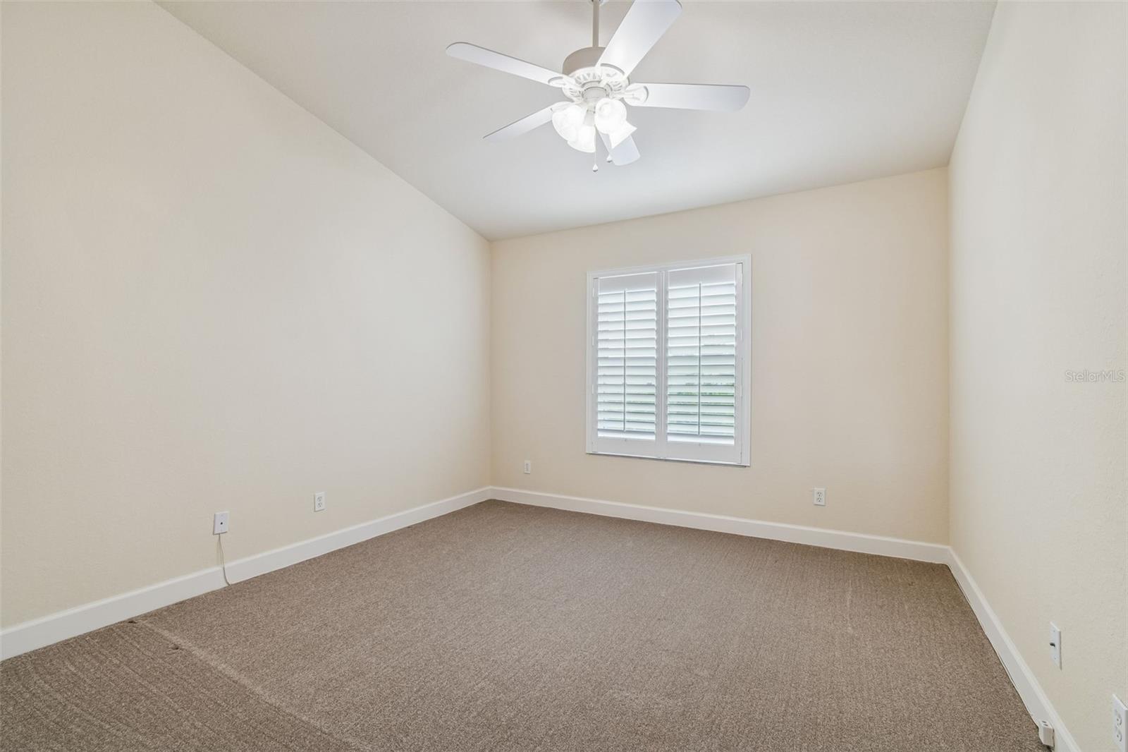 HERITAGE OAKS TWNHMS - Residential