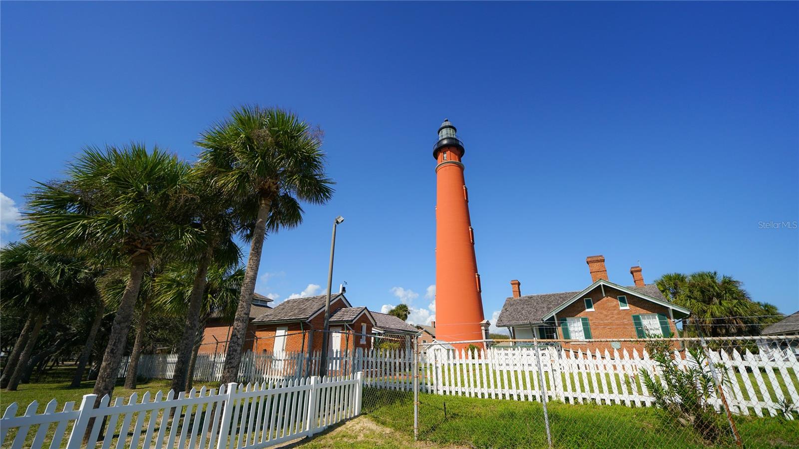 LIGHTHOUSE SHORES - Residential