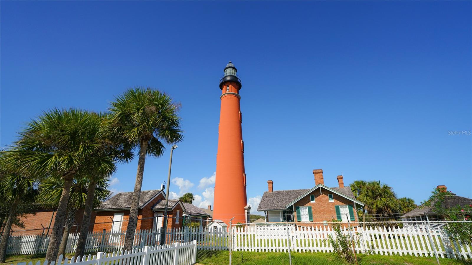 LIGHTHOUSE SHORES - Residential