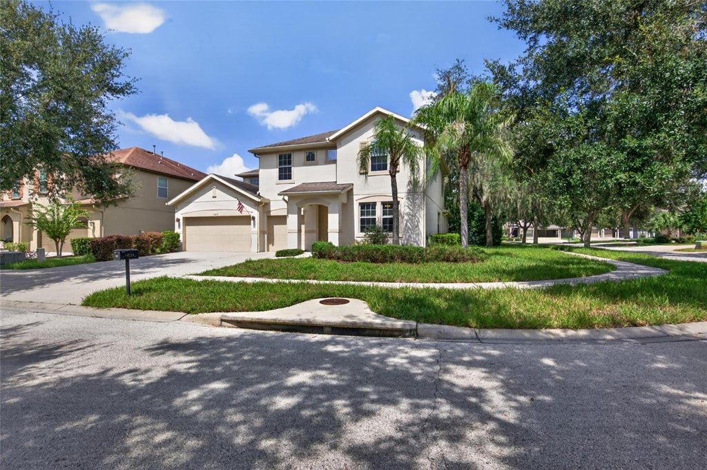 Photo of 15718 Starling Dale Lane, Lithia, FL 33547 (MLS # TB8548367)