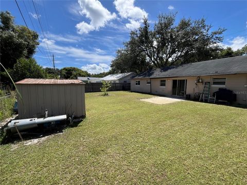 A home in WINTER HAVEN