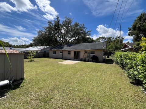 A home in WINTER HAVEN