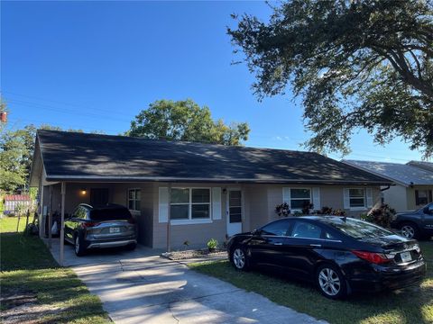 A home in WINTER HAVEN