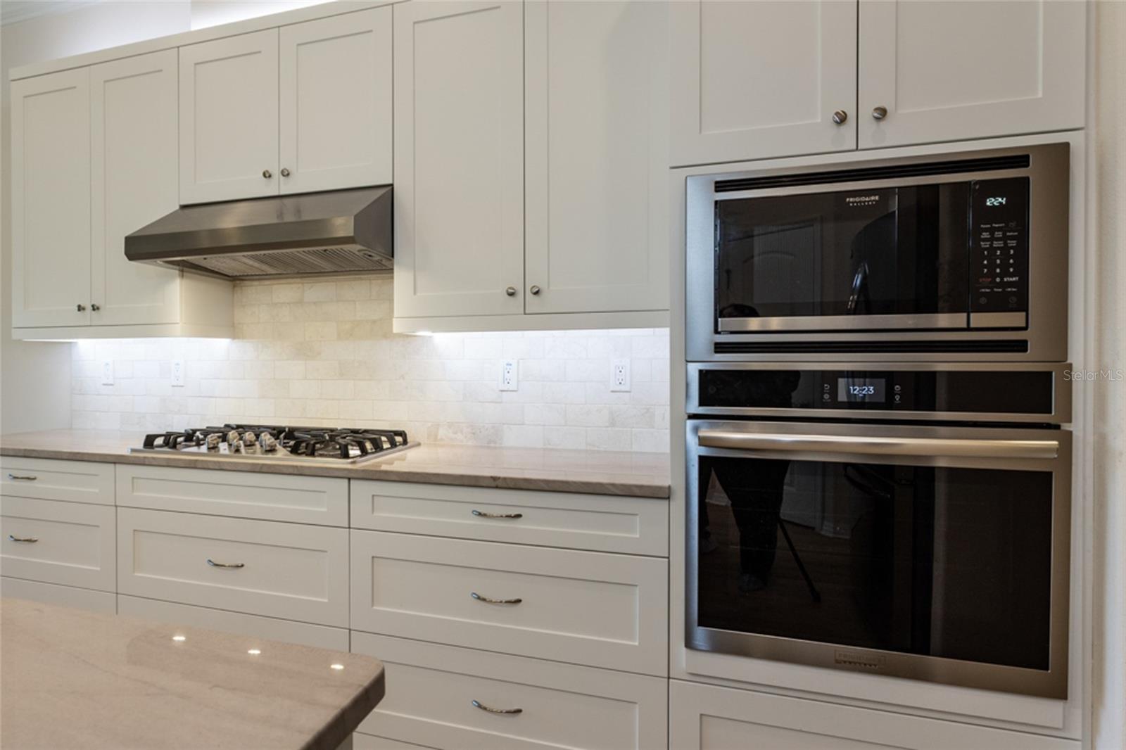 RIVER OAKS SUB - Residential