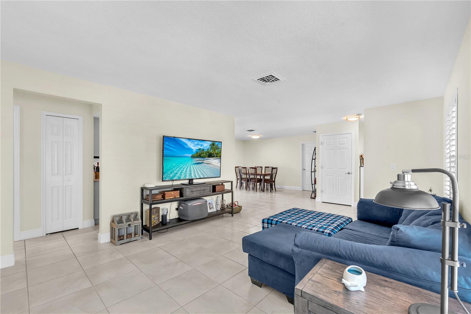 APOLLO BEACH UNIT 08 - Residential