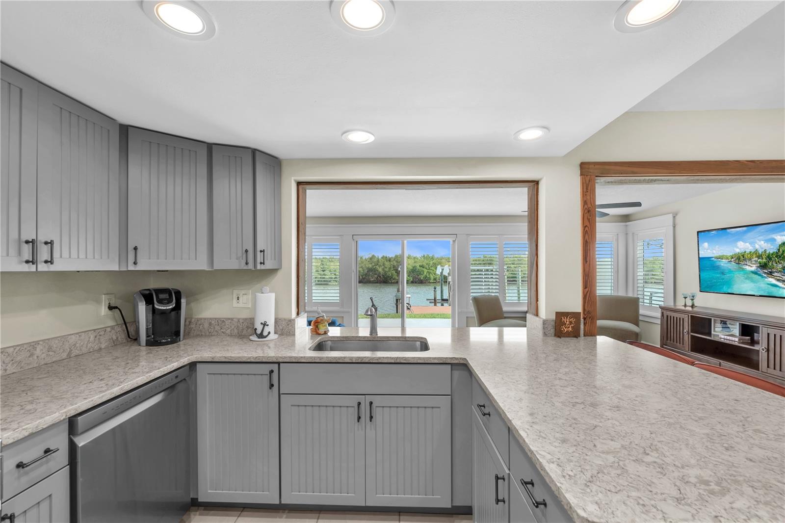 APOLLO BEACH UNIT 08 - Residential