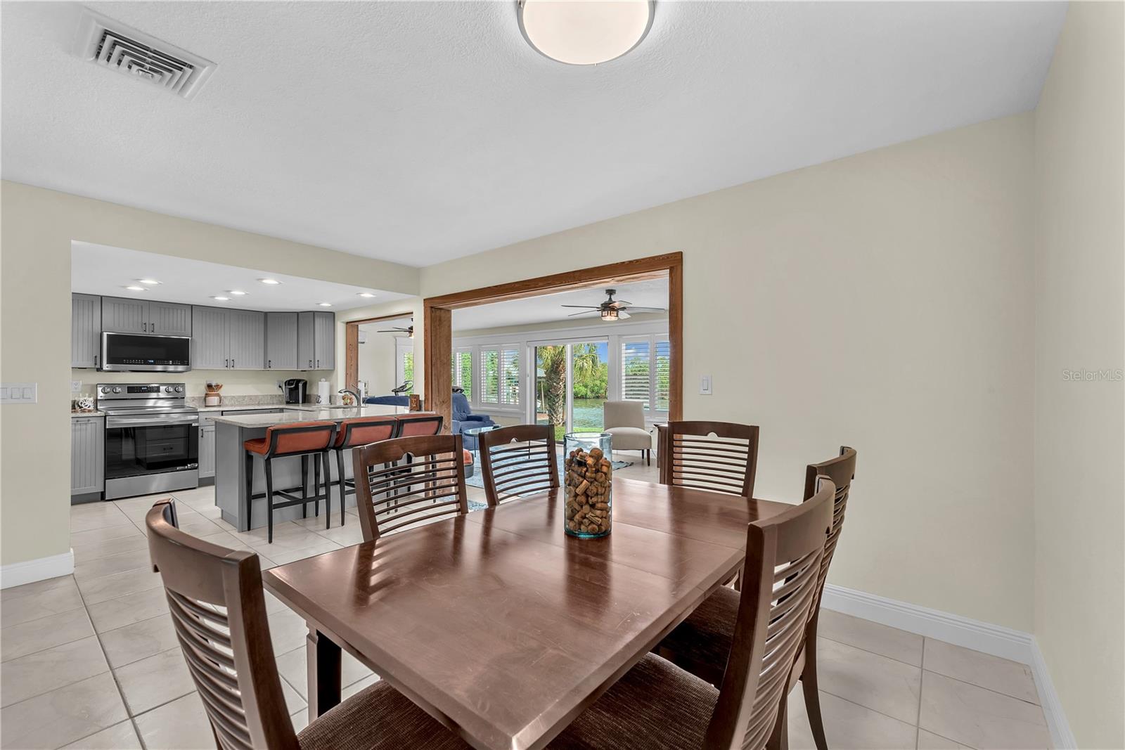 APOLLO BEACH UNIT 08 - Residential