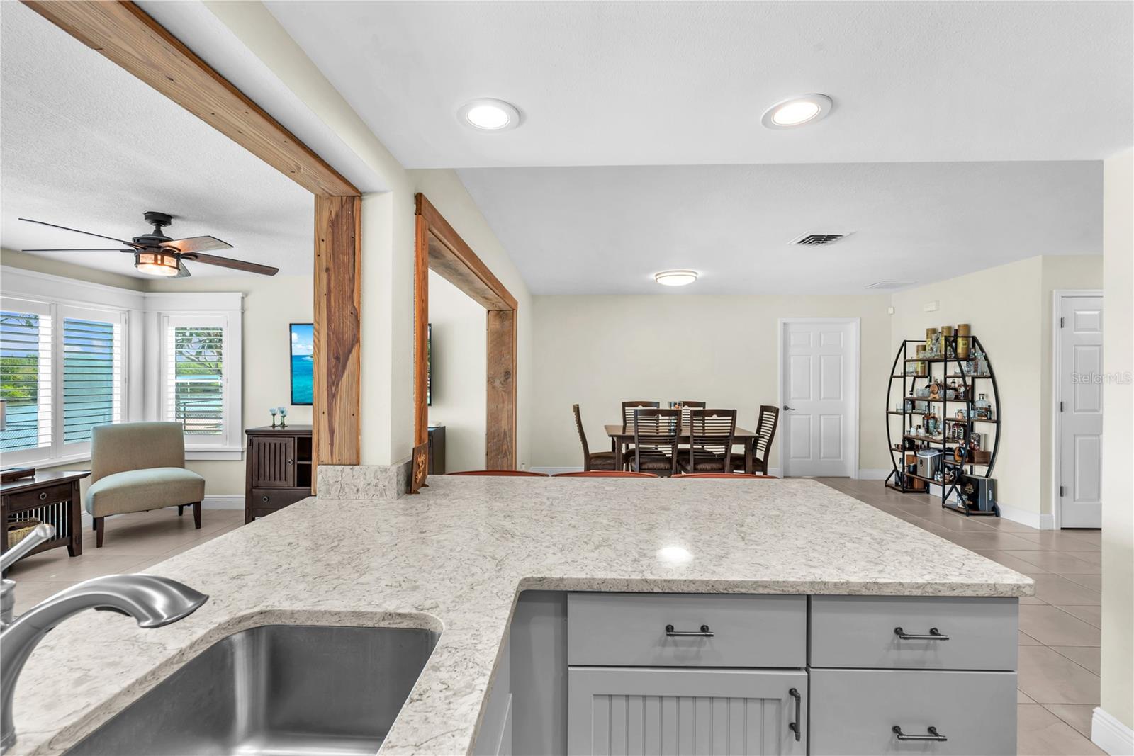 APOLLO BEACH UNIT 08 - Residential