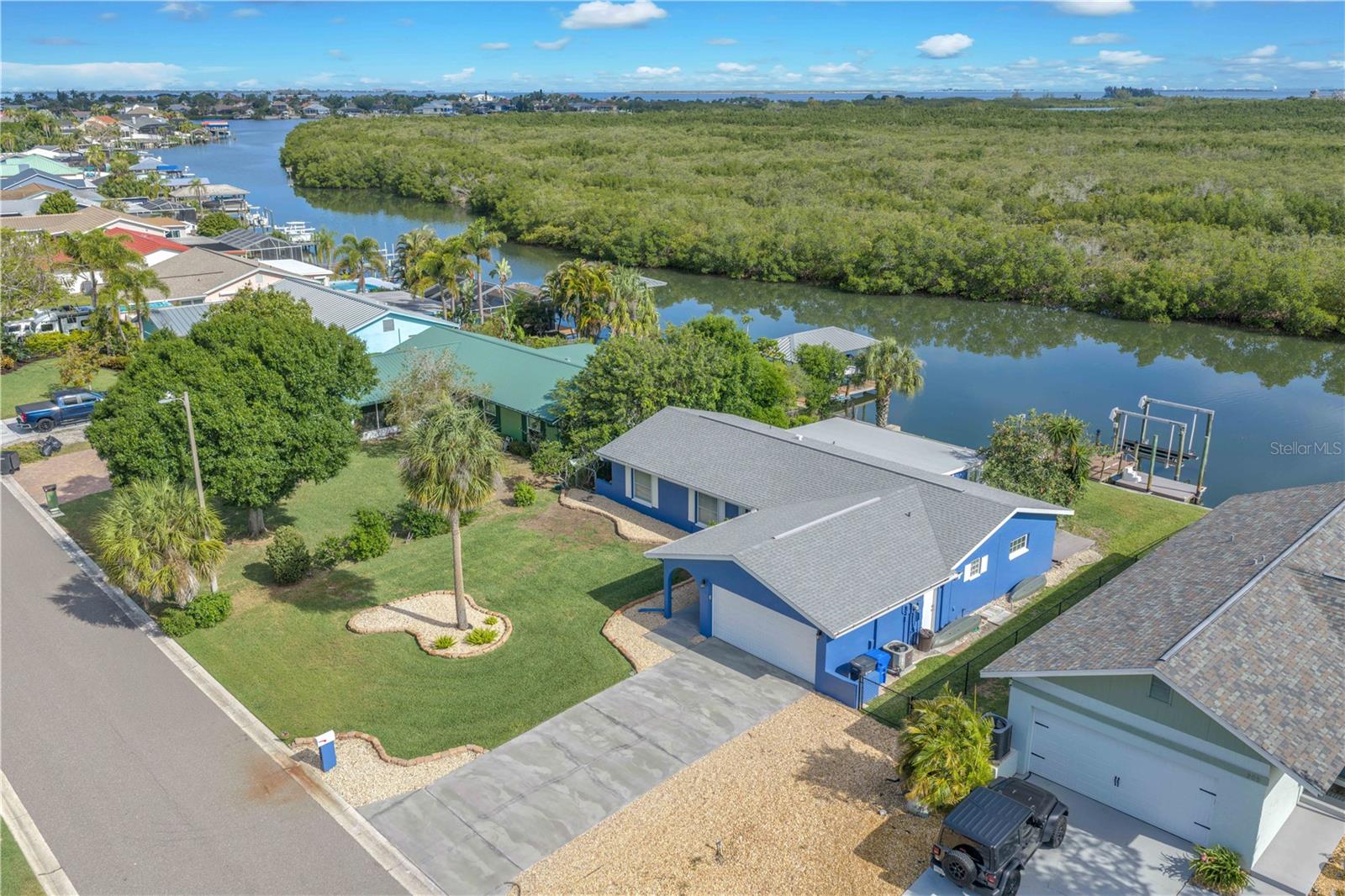 APOLLO BEACH UNIT 08 - Residential
