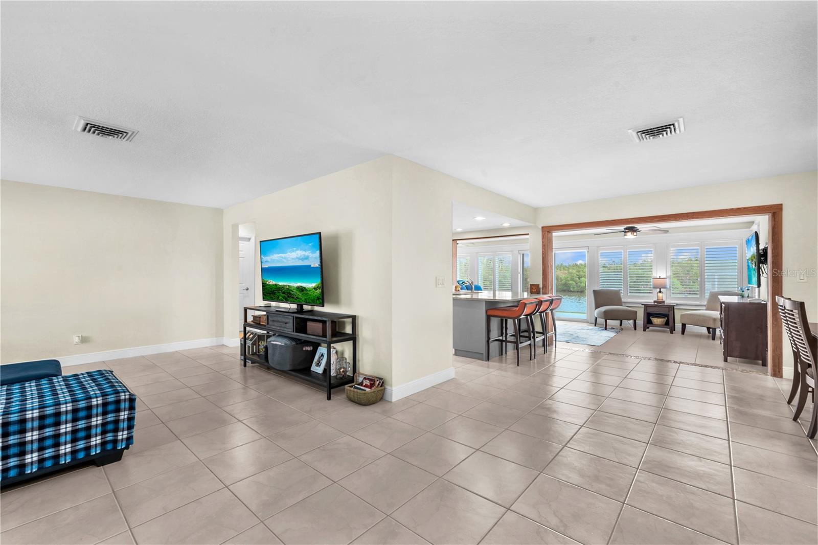 APOLLO BEACH UNIT 08 - Residential