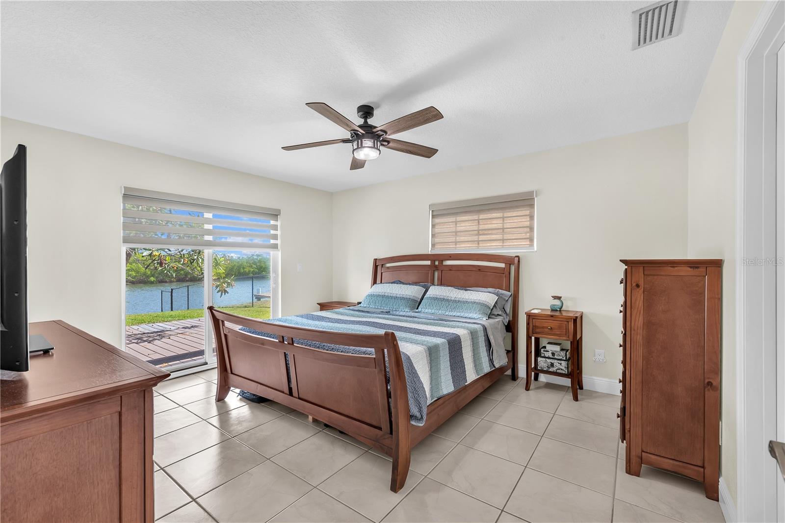 APOLLO BEACH UNIT 08 - Residential