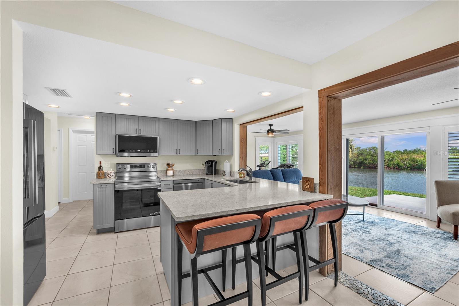 APOLLO BEACH UNIT 08 - Residential