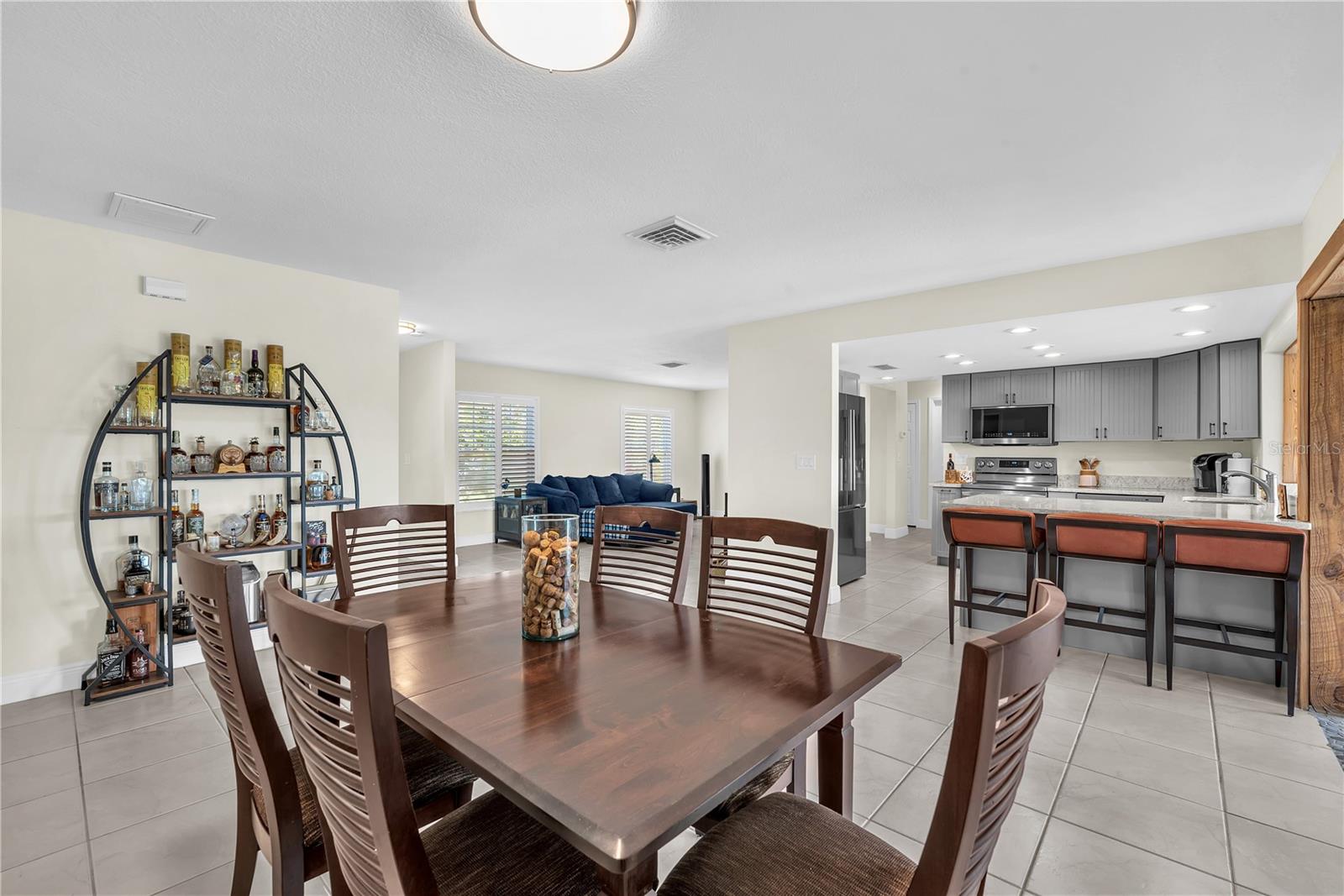 APOLLO BEACH UNIT 08 - Residential