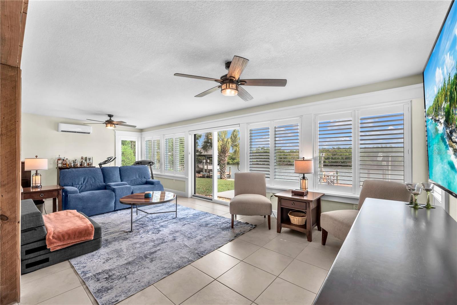 APOLLO BEACH UNIT 08 - Residential