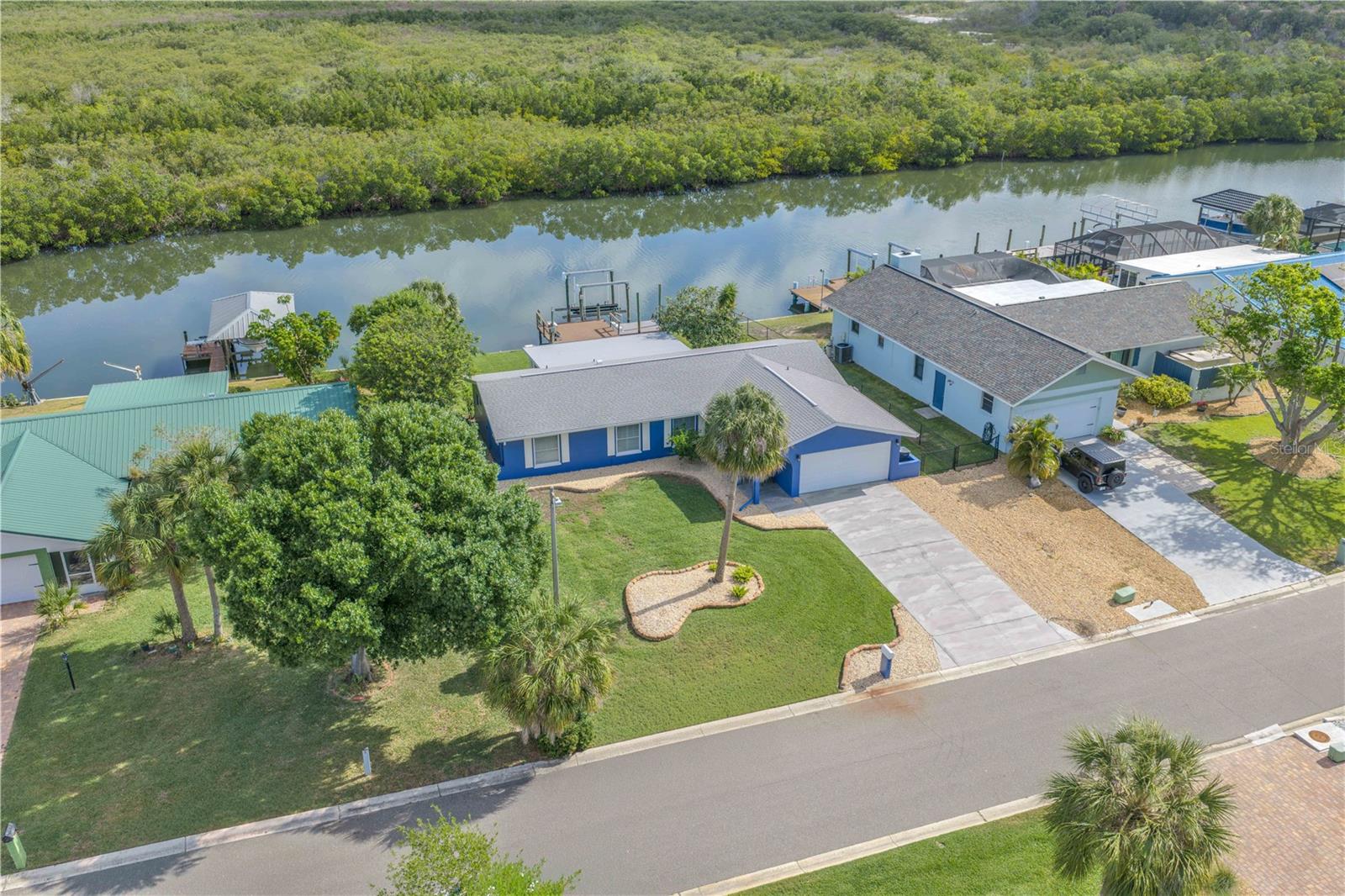 APOLLO BEACH UNIT 08 - Residential