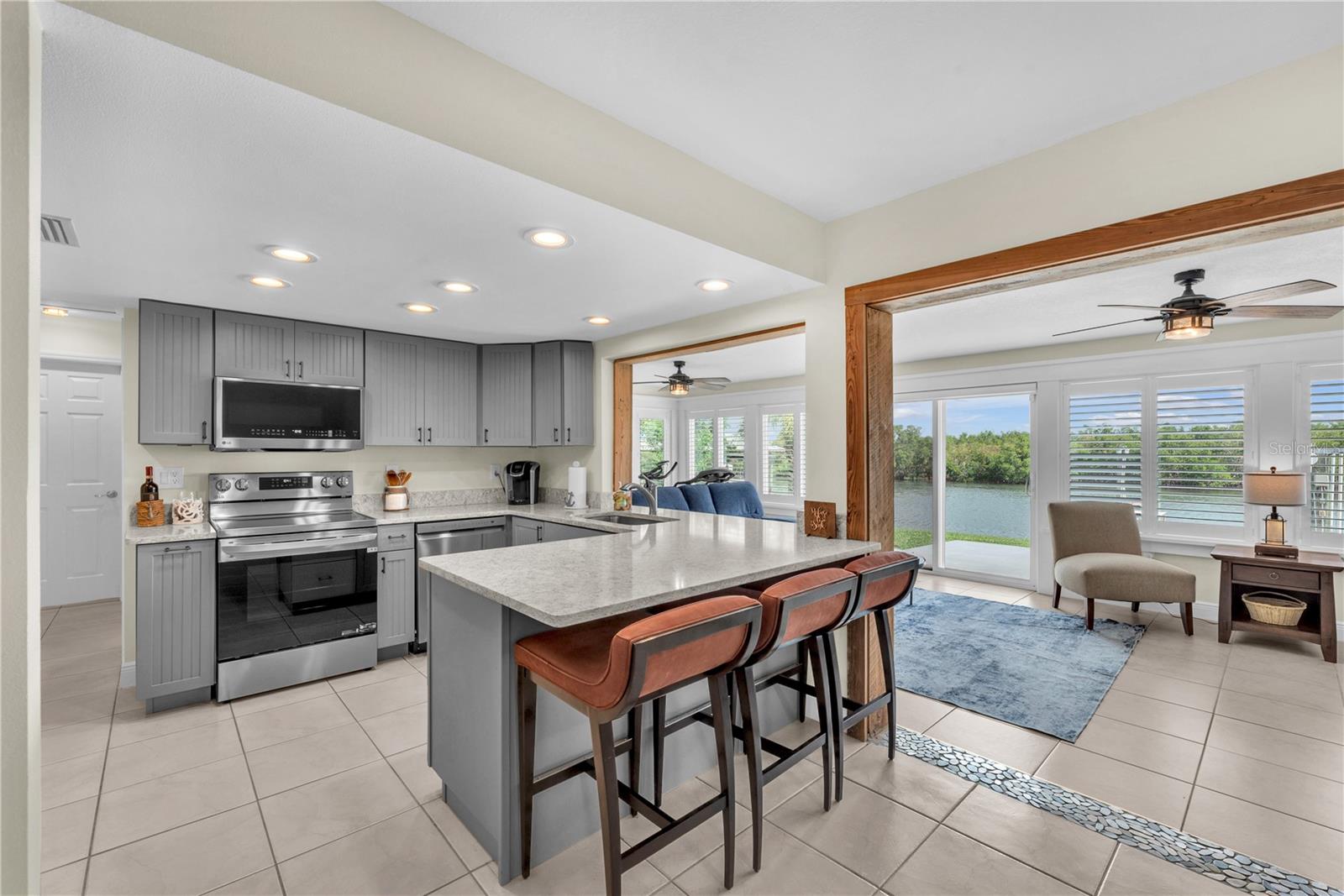 APOLLO BEACH UNIT 08 - Residential
