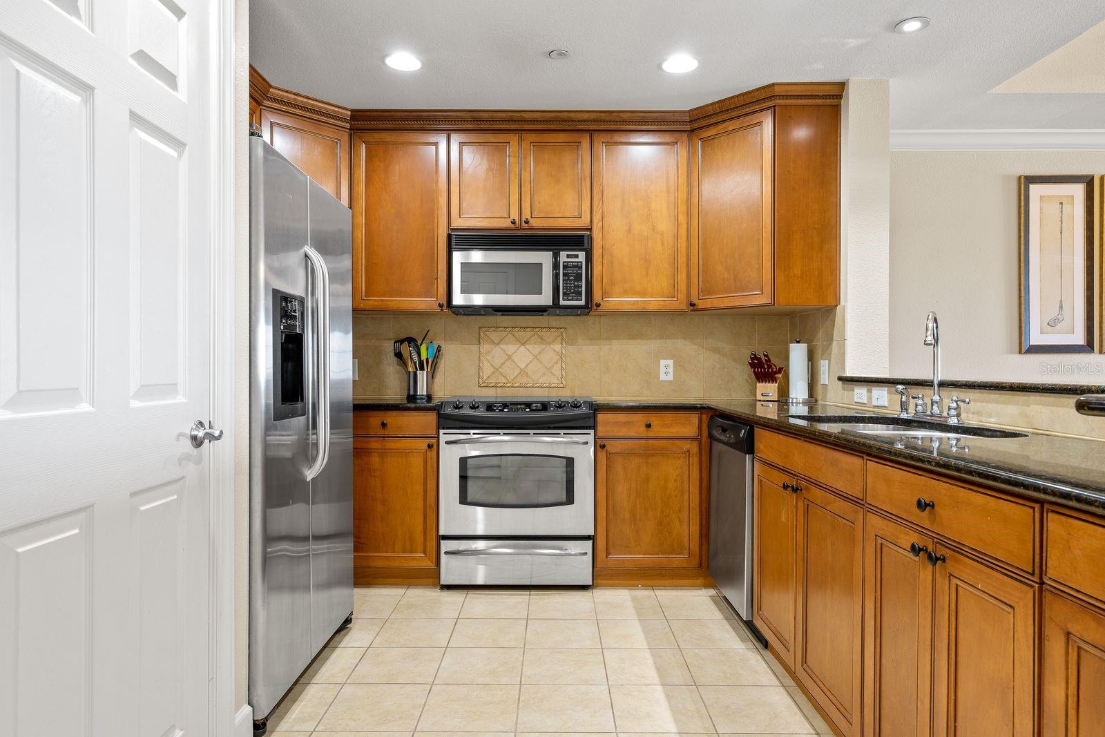 CENTRE COURT RDG CONDO PH 1 - Residential