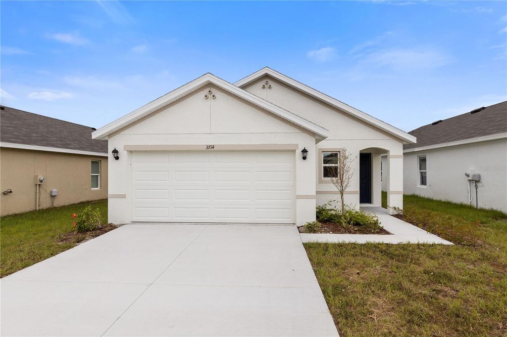 Photo of 3718 Mannered Gold Avenue, Bradenton, FL 34208 (MLS # A4685710)