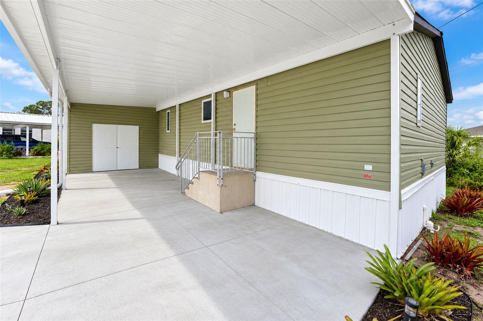 9066 PINEHAVEN WAY, ENGLEWOOD, FL, 34224 3 9066 PINEHAVEN WAY