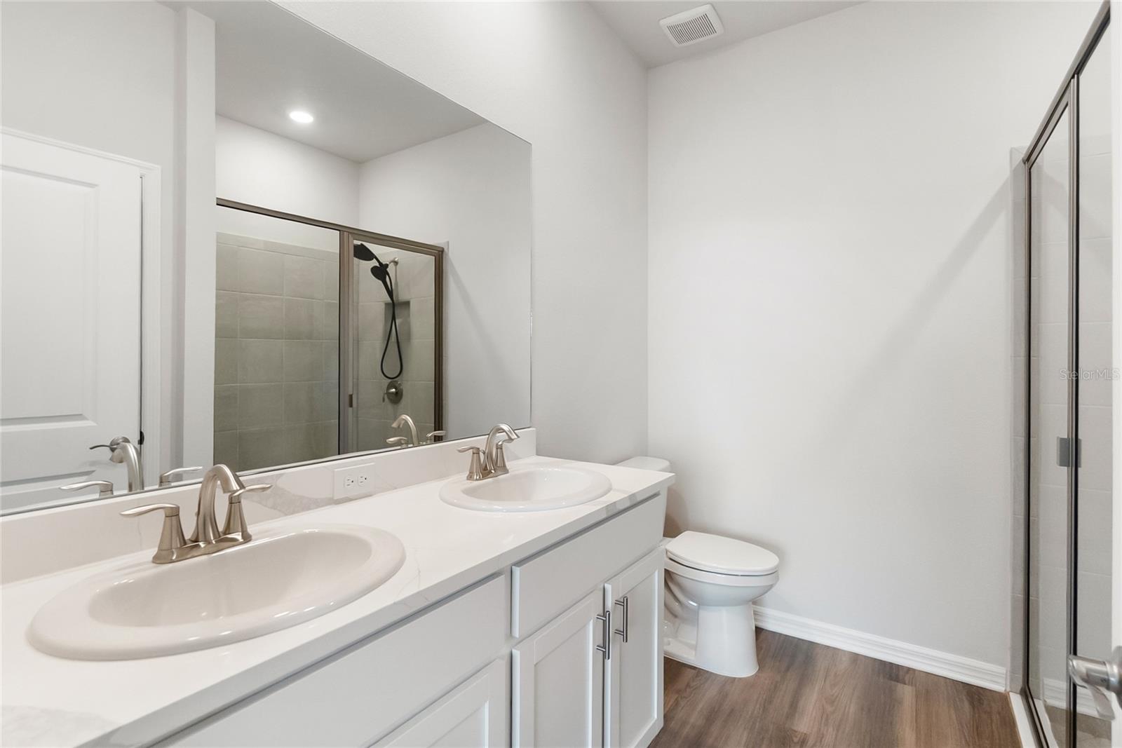 STAR FARMS - Residential