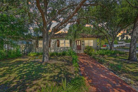 135 NW MONROE CIRCLE N ST PETERSBURG FL 33702
